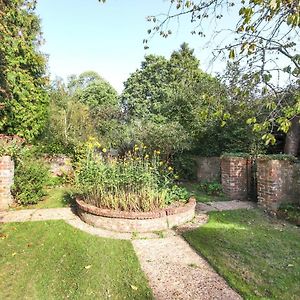 Pass The Keys Lovely Countryside Coach Cottage Tonbridge Exterior photo