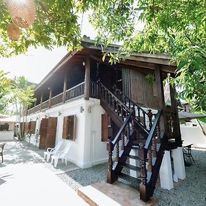 Maison Barn Laos Hotel Luang Prabang Exterior photo