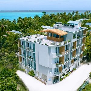 Whaleshark Beach Hotel Dhigurah  Exterior photo