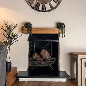 Cosy Hillside Cottage Great Malvern Exterior photo