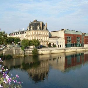 Loft Lumineux Avec Cuisine Equipee Et Circuits Truffes - Centre-Ville Jarnac - Fr-1-653-248 Exterior photo