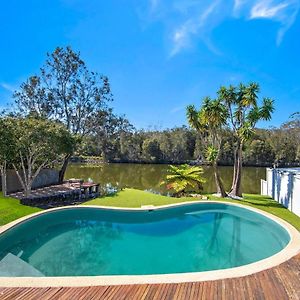 Easygoing Poolside Relaxation On Wyong River Villa Tuggerah Exterior photo