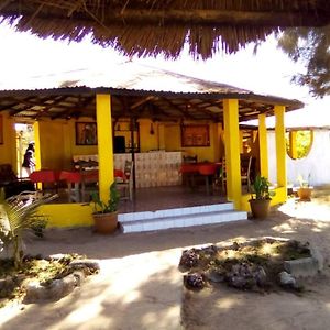 One Love Beach Bar Hotel Ghana Town Exterior photo