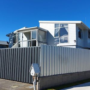 Happy Home With 8 Bedrooms Taupo Exterior photo