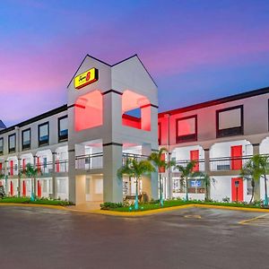 Super 8 By Wyndham Orlando Near Florida Mall Hotel Williamsburg Exterior photo