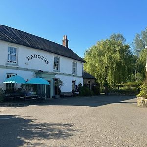 Badgers Inn Petworth Exterior photo