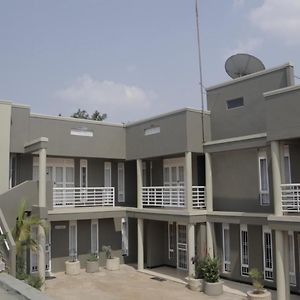 Commonlens Inn Entebbe Exterior photo