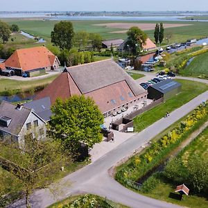 Groepsaccommodatie Fries En Fruitig Nijhuizum Villa Exterior photo