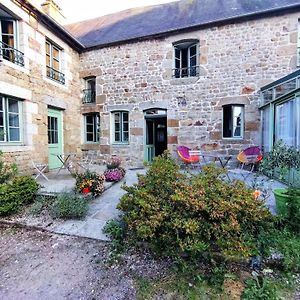 Le Cheval Blanc Hotel Carrouges Exterior photo