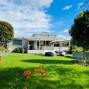 Spacious 4 Brm Home With Spa And Large Garden Taupo Exterior photo