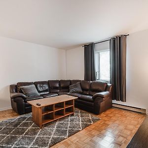 Spacious 3 Bedroom Apartment - 572 Montreal Exterior photo