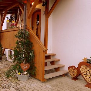 Gemutl. Ferienhaus Mit Sauna Fur Bis Zu 4 Erwachsene Und 3 Kinder Und Hund Bad Heilbrunn Exterior photo