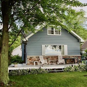 Cozy Cottage Neenah Exterior photo