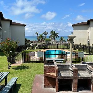 Topanga 4 Apartment Uvongo Beach Exterior photo