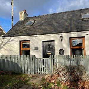 Traditional Stone Cottage In Heart Of The Village Llangwm  Exterior photo