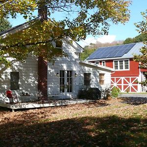 The Farmhouse Suite At Gallatin Farmstead Red Hook Exterior photo