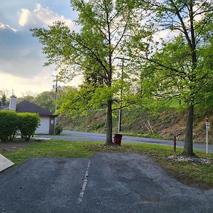 Inn of the Dove: Romantic Luxury Suites with Jacuzzi & Fireplace Harrisburg Exterior photo