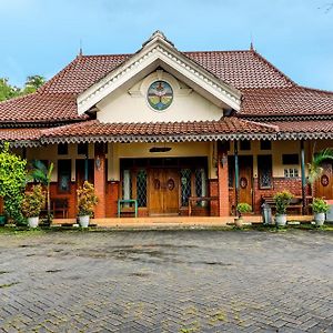 Oyo 92332 Griyo Werdiningsih Hotel Kediri  Exterior photo