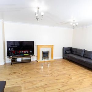 Spacious And Luxurious 5 Bedroom Town House For 9 Snodland Exterior photo