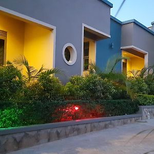 Ashleys Hotel Kampala Exterior photo