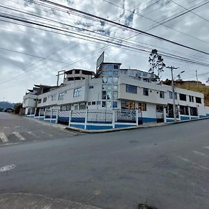 Hostal Y Complejo Turistico La Rueda Hotel Guaranda Exterior photo