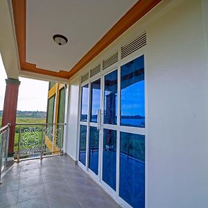 Kibibi Lake View Furnished Suites Wakiso Exterior photo