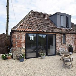 Hares Barn Villa Trowbridge Exterior photo