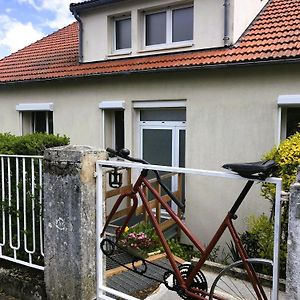 La Pause Velo Gite D'Etape Hotel Gueret Exterior photo