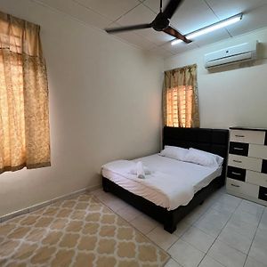 Al-Ahsan Homestay Pasir Gudang Exterior photo