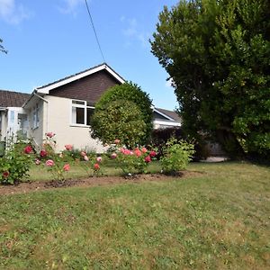 2 Bed In Brighstone Ic132 Villa Exterior photo