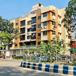 Park View Spacious Apartment With Hall , Ac And Kitchen Kolkata Exterior photo