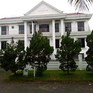 Villa Puncak Tidar Kasri Exterior photo