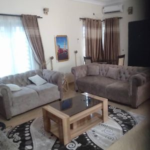 2 Bedroom Service Apartment With Full Services Idimu Exterior photo