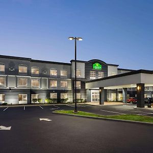 La Quinta By Wyndham Mt. Laurel - Philadelphia Hotel Mount Laurel Exterior photo