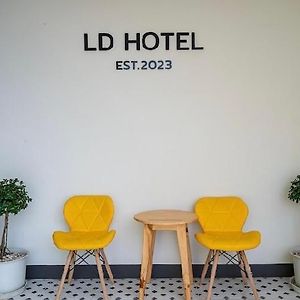 แอ่ว-ดีld Hotel&Residences Ngao Exterior photo