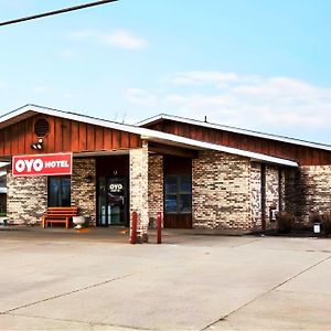 Oyo Hotel Chesaning Route 52 & Hwy 57 Exterior photo