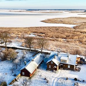 Sea View Old Town Apartment Haapsalu Exterior photo