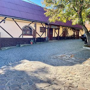 Nautilus Hotel Uzhhorod Exterior photo