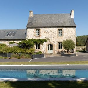 La Grange Du Manoir De La Nogrie, Spa Privatif Et Piscine Chauffee 5 Etoiles Val-d'Ize Exterior photo