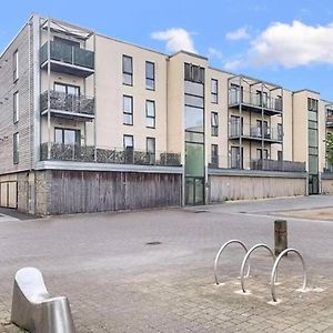 Spacious Flat In Central Street Apartment Exterior photo