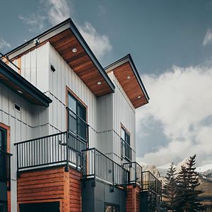 Basecamp Suites Canmore Exterior photo