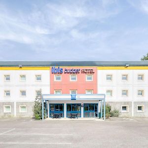 Ibis Budget Versailles - Trappes Hotel Exterior photo