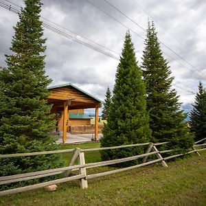 Mountain Vista Hotel West Yellowstone Exterior photo