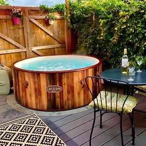 Elkstone Studio Private Hottub Pet Friendly Apartment Malvern Exterior photo