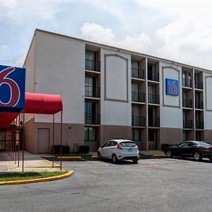 Motel 6 Jackson, Tn Exterior photo