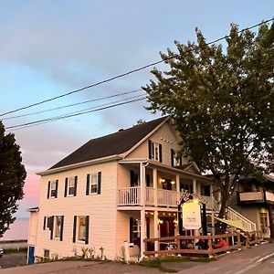 Les Pinsons Des Rives Bed & Breakfast La Malbaie Exterior photo