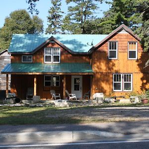 4 Bedroom Cottage On Manitoulin Island Next To Sand Beaches! Providence Bay Exterior photo