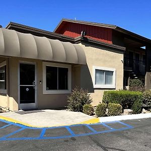 Super 8 By Wyndham Red Bluff Motel Exterior photo