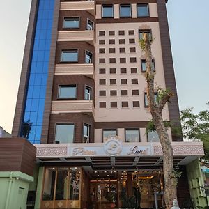 Prime Land Hotel Varanasi Exterior photo