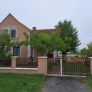 Berek Vendeghaz Fonyod Apartment Exterior photo